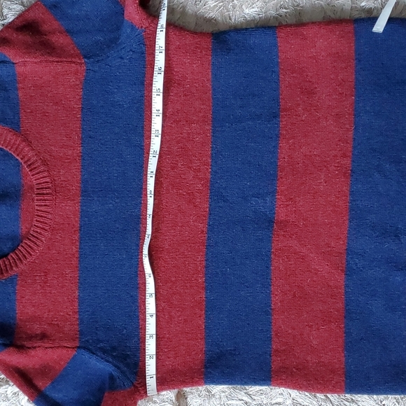 J.CREW 100 % lamb wool red and blue sweater - Picture 2 of 9